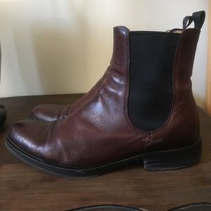 Burgundy Apostrophe Chelsea boots sz 6